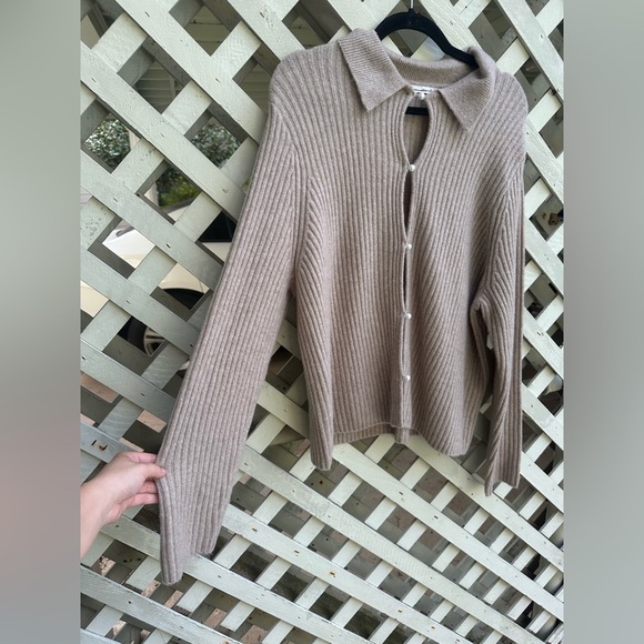 Abercrombie & Fitch Pearl Button Collared Cardigan - Picture 3 of 4